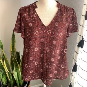 Cozy Casual Patterned Relaxed Fit Blouse with V-Neck & Flutter Sleeves